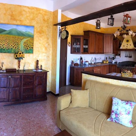 La Casa Di Marco Apartment Империа Екстериор снимка