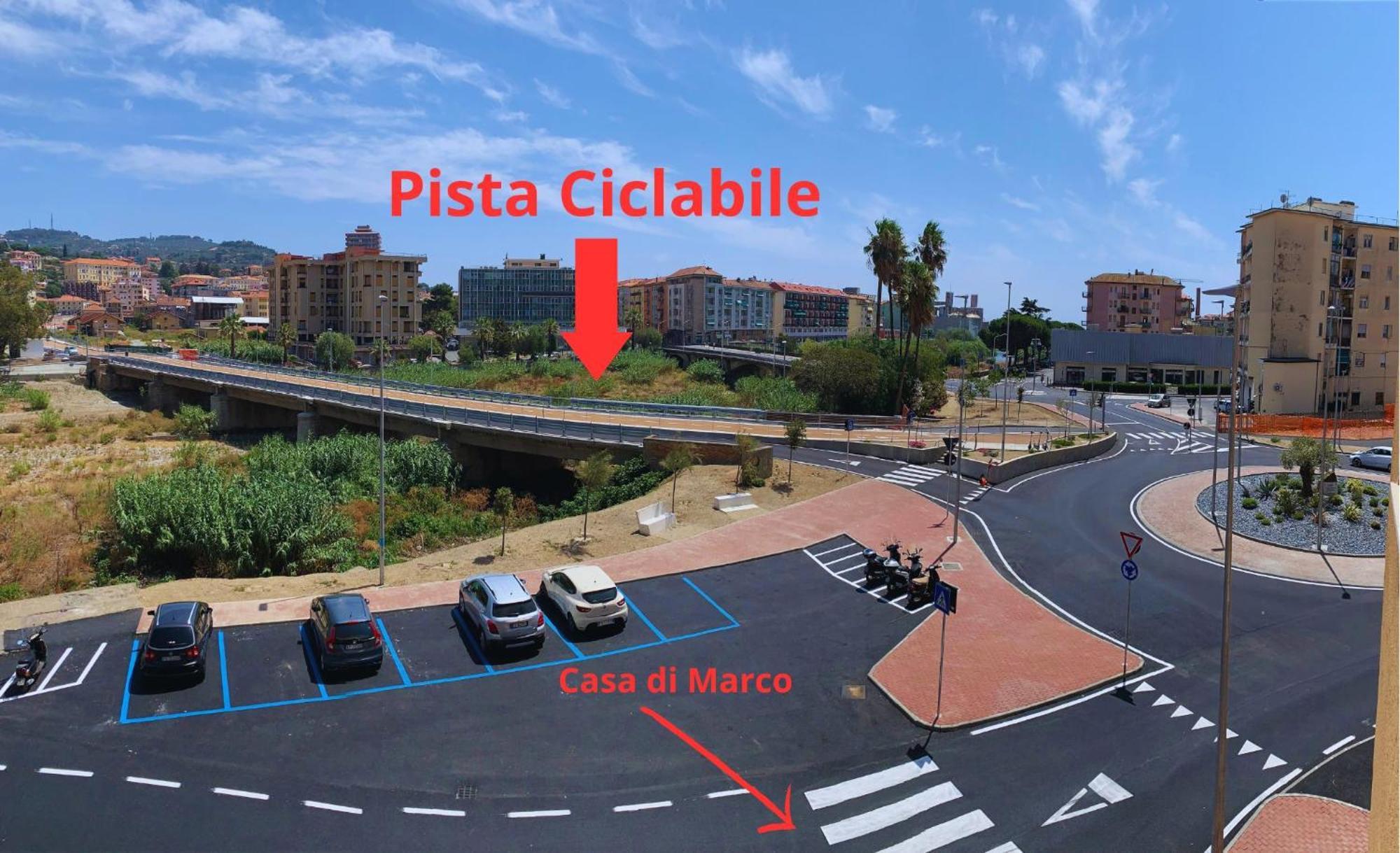 La Casa Di Marco Apartment Империа Екстериор снимка
